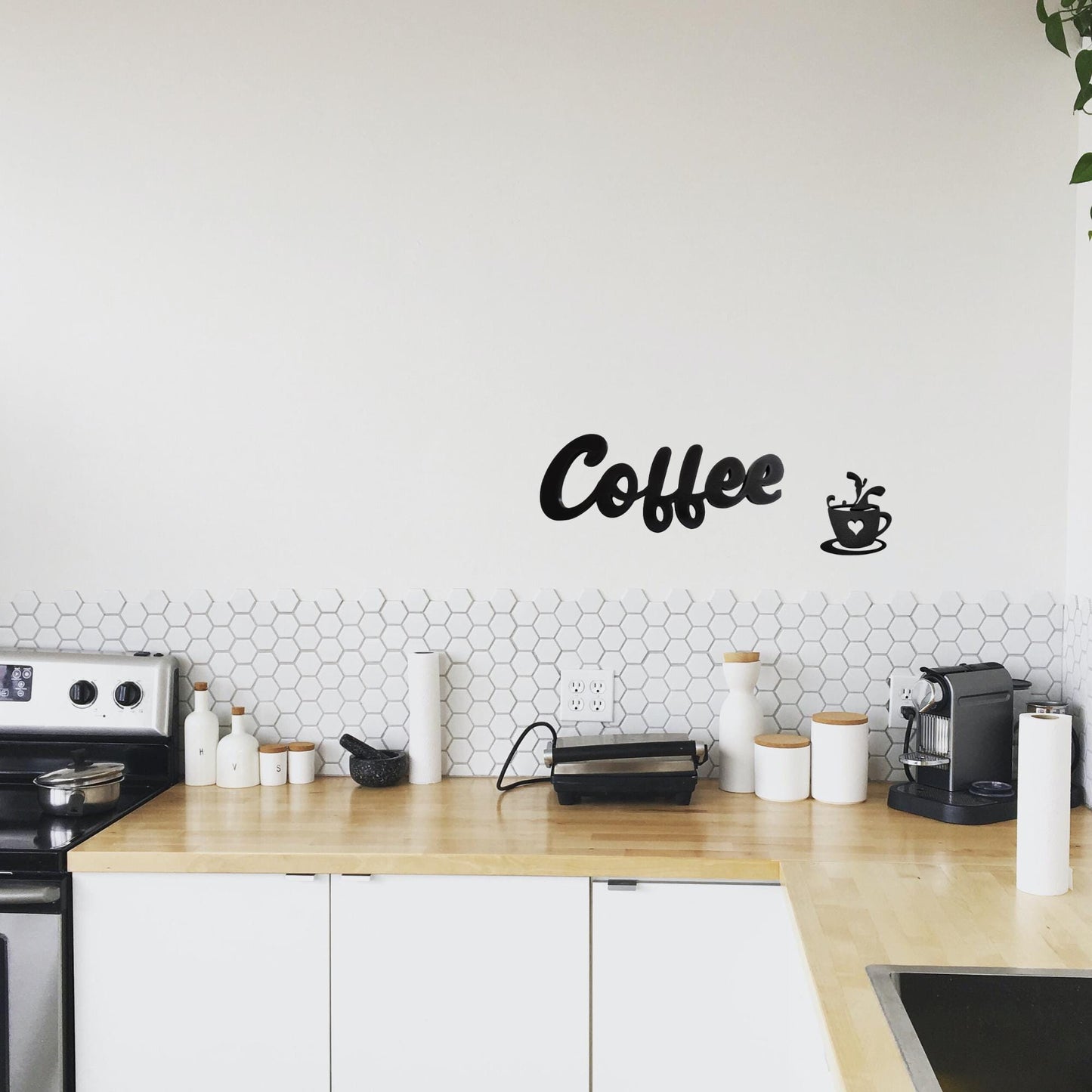 Splashing Coffee Cup with Heart Cutout Wall Sign - Perfect for Couples & Coffee Lovers, Kitchens, and Coffee Enthusiasts