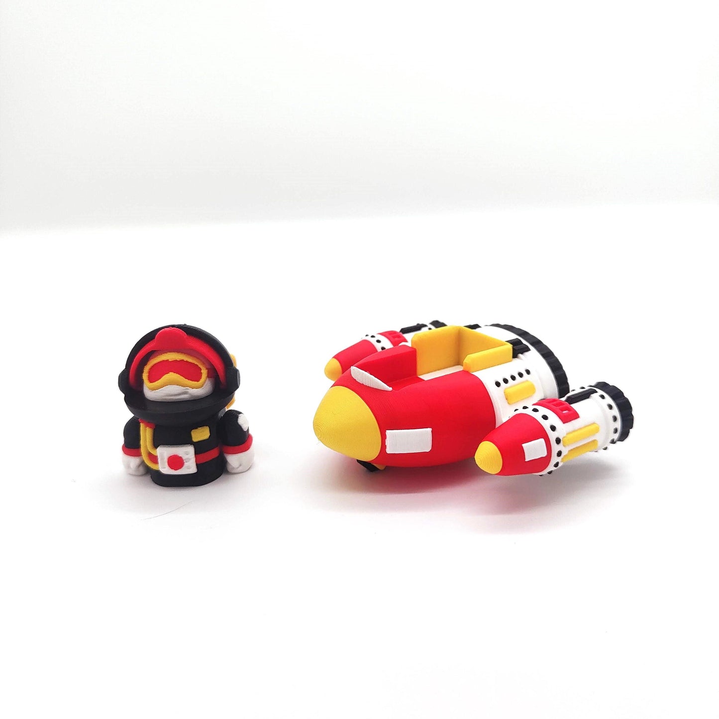 Astronaut Figure with Mini Spaceship - Deluxe Collectible Toy Set for Space Enthusiasts, Vintage Astronaut Figurine with Colorful Spacecraft