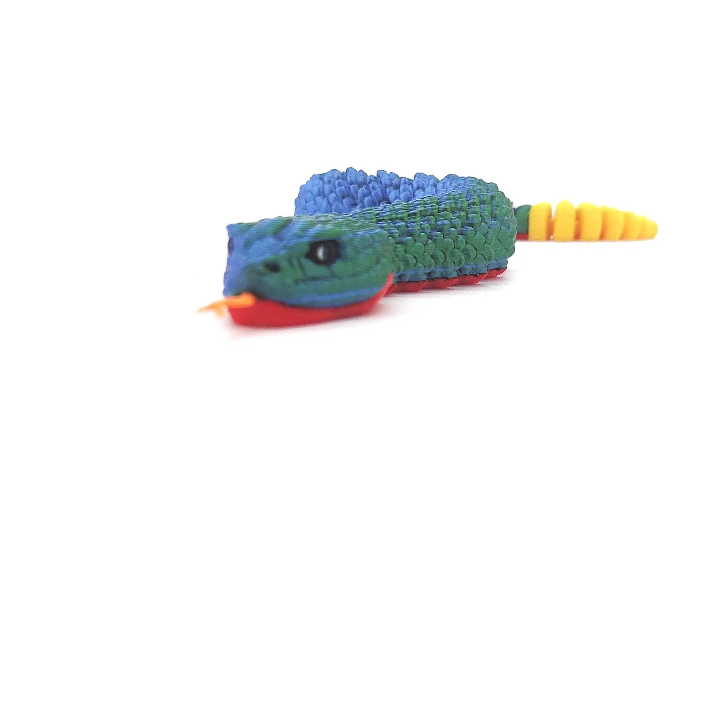 Realistic 3D-Printed Articulated Rattlesnake with Vibrant Colors and Movable Segments – A Striking Decorative Piece or Educational Toy