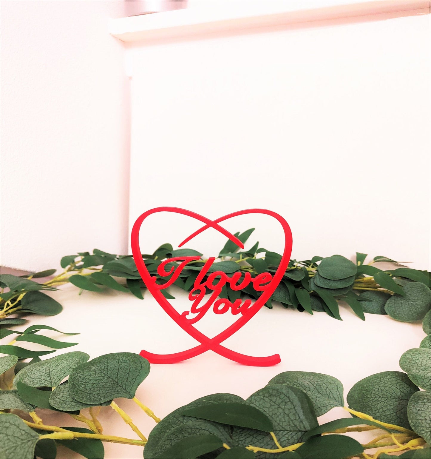 Elegant 'I Love You' Gift - Modern Red Abstract Word Sign for Living Room Decor, Perfect Table Decoration for Him or Her