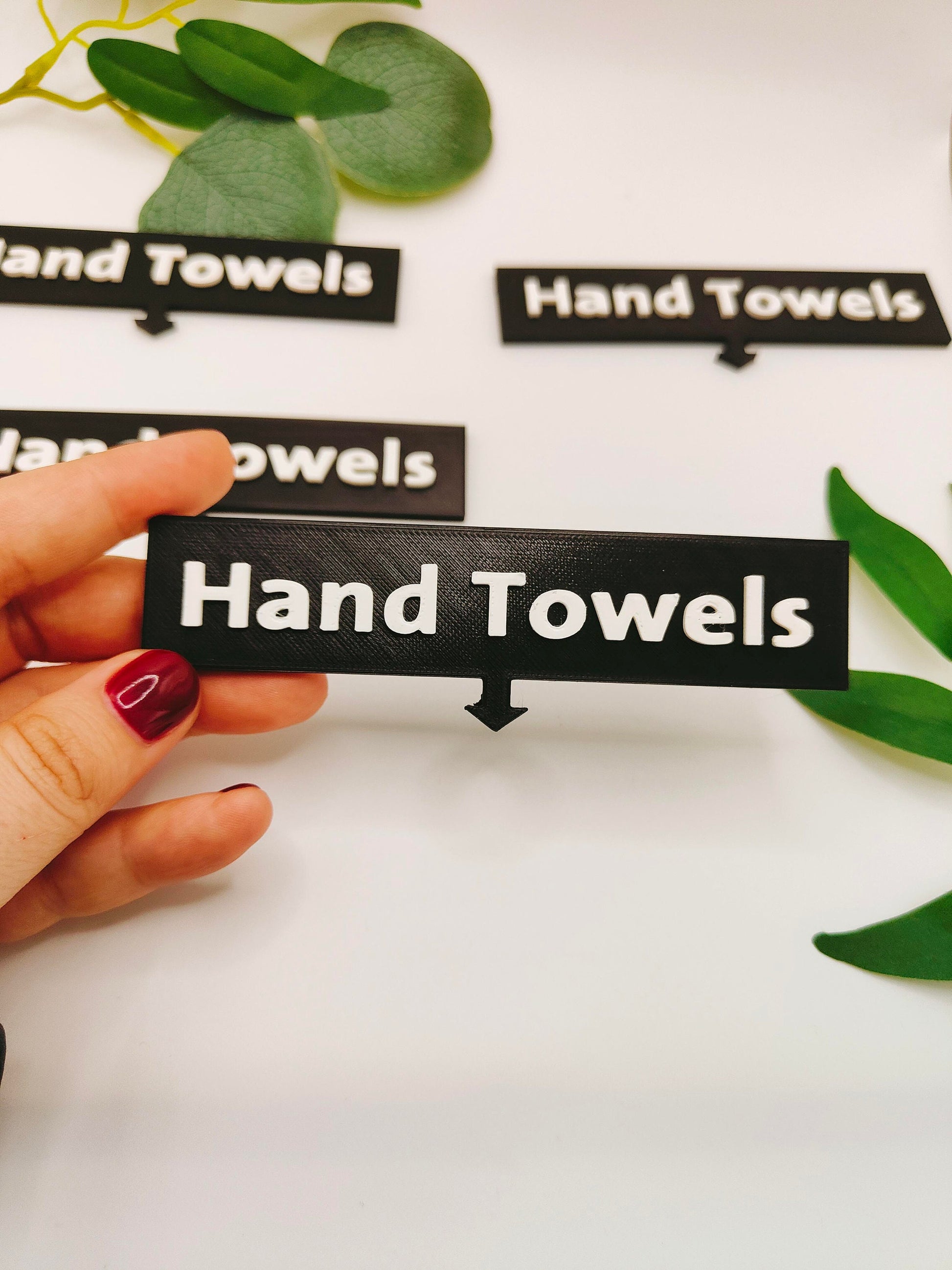 Personalized Hand Towels sign, bathroom sign, bathroom decor, Modern Towel pla sign with arrow, custom