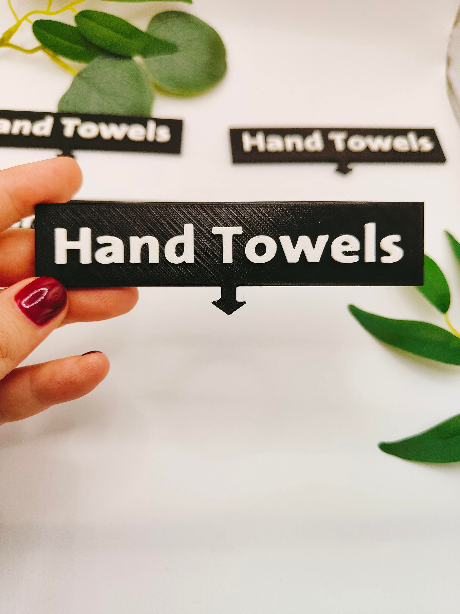Personalized Hand Towels sign, bathroom sign, bathroom decor, Modern Towel pla sign with arrow, custom