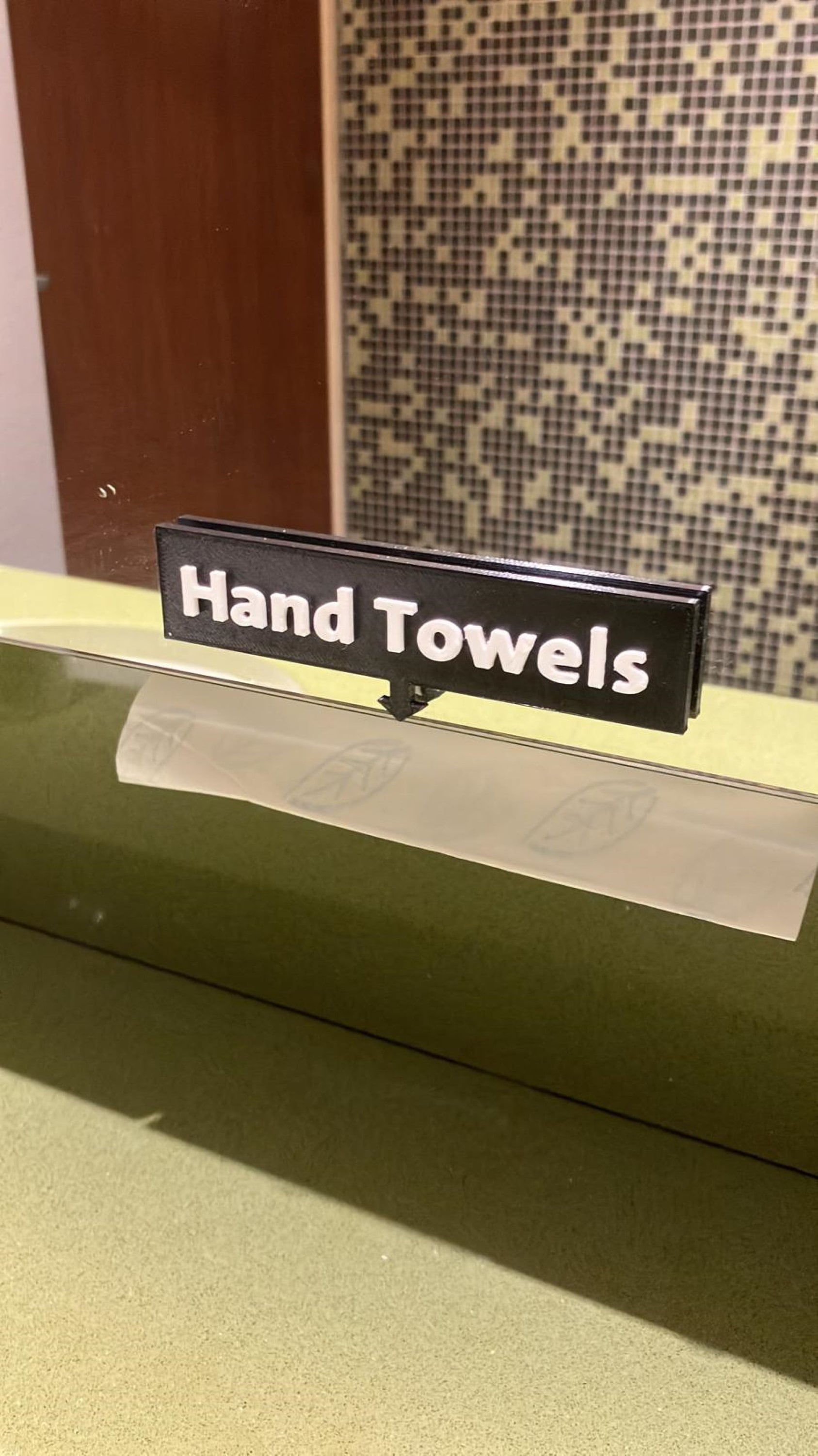 Personalized Hand Towels sign, bathroom sign, bathroom decor, Modern Towel pla sign with arrow, custom