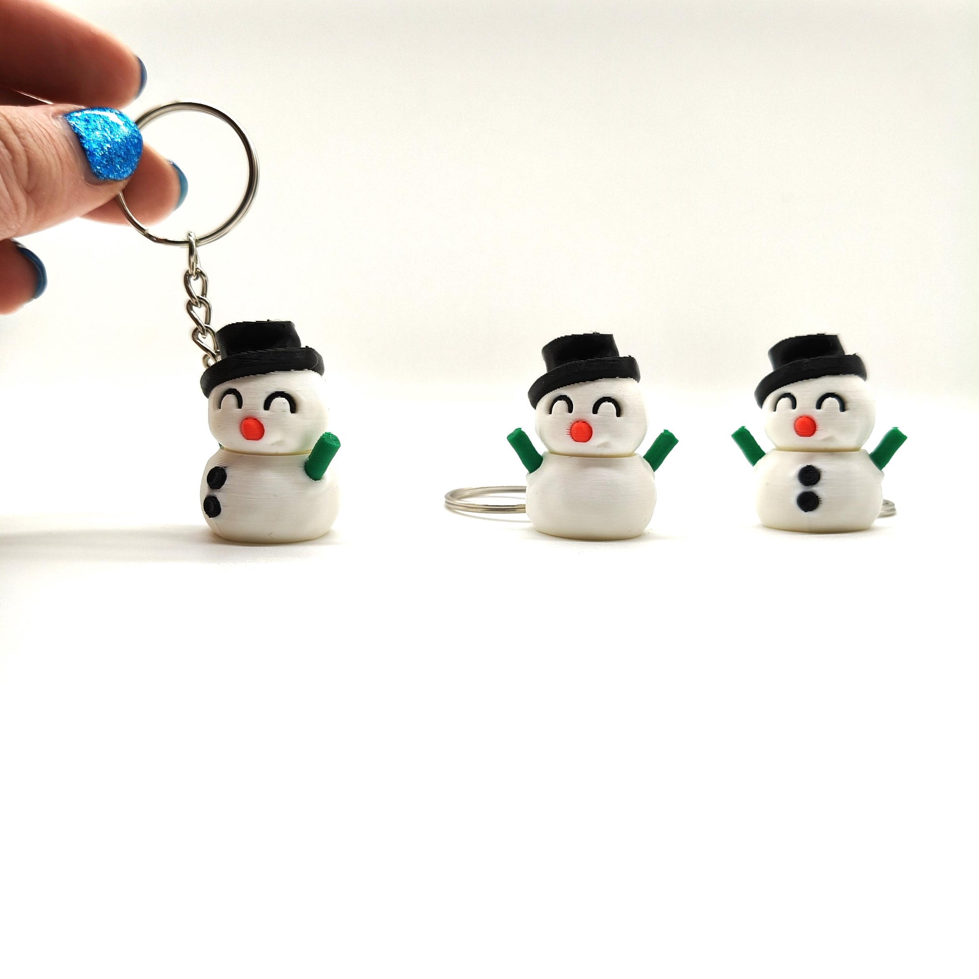 Cute Snowman– Adorable Winter-Themed Accessory for Bags, Keys, and Gifts– Perfect for Animal Lovers