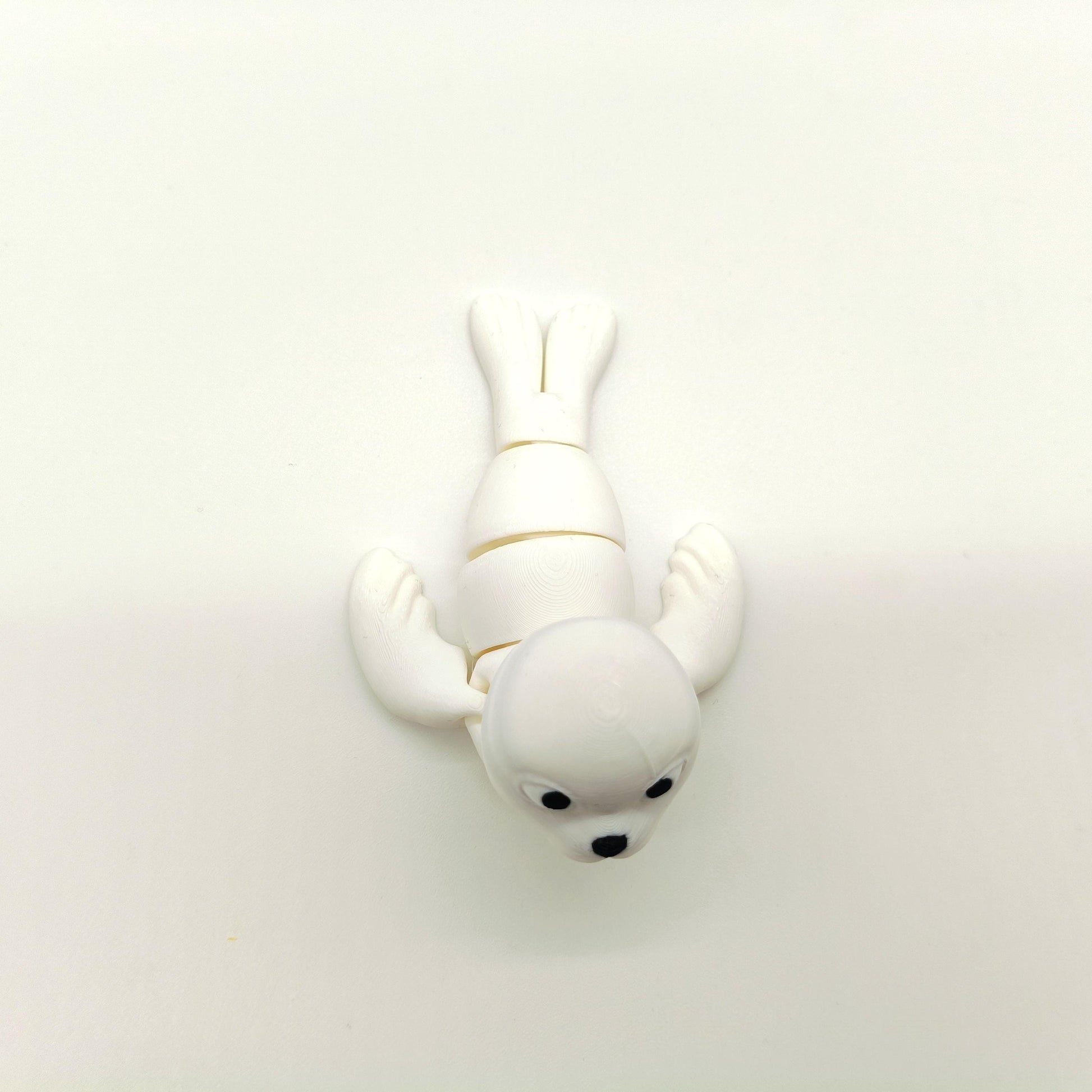 Adorable Articulated Seal - Cute White Baby Seal Figurine - Handcrafted Desk Companion - Perfect Gift for Animal Lovers & Ocean Enthusiasts