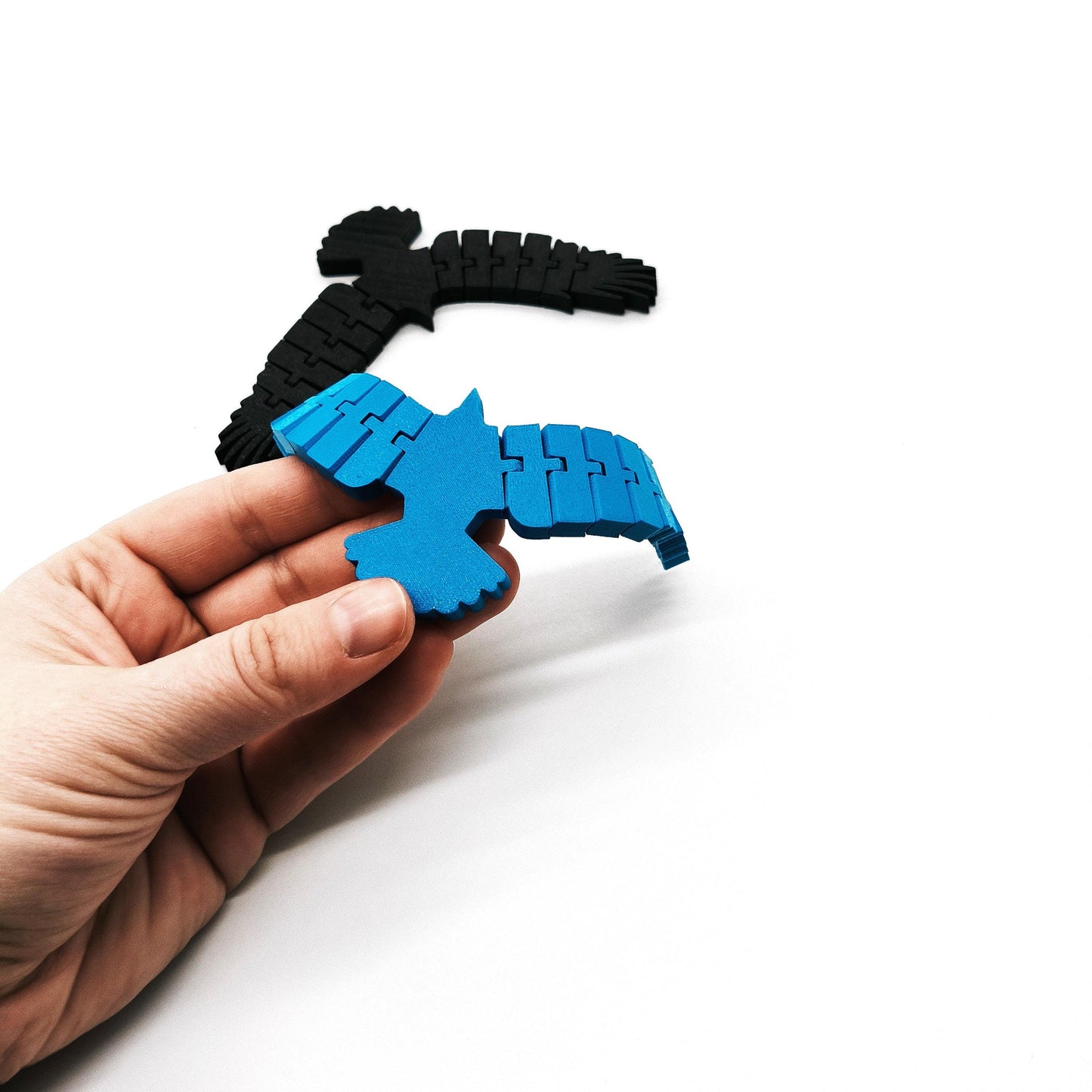 Articulated Eagle - Flexible Fidget Bird - Moving Wings - Unique Gift for Bird Lovers, Nature Enthusiasts, – Unique Gift & Desk Decoration
