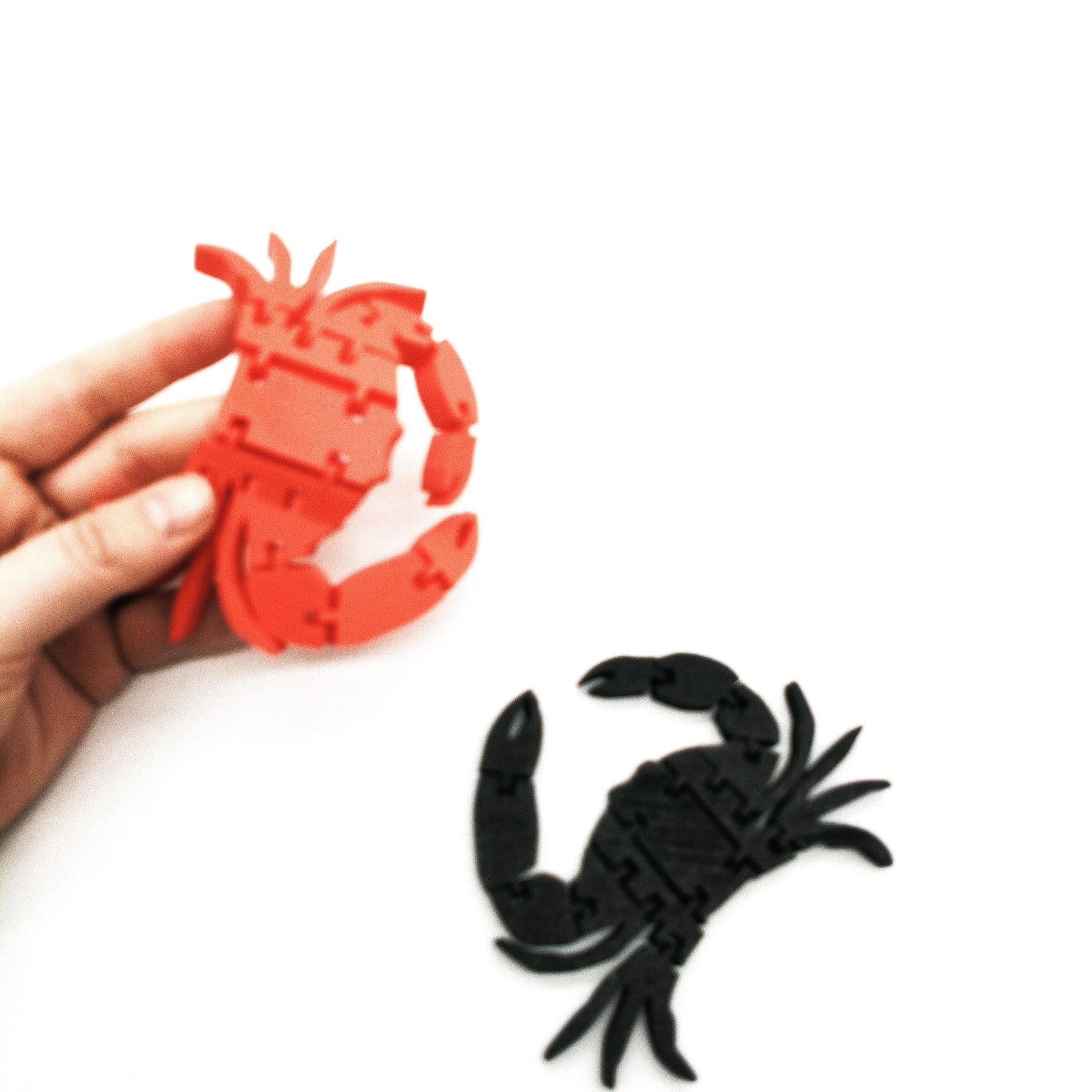 Articulated Crab – Flexible Fidget Crab, Moving Legs & Claws – Ocean Animal Gift, Desk Decor, Unique Sensory Toy for Adults