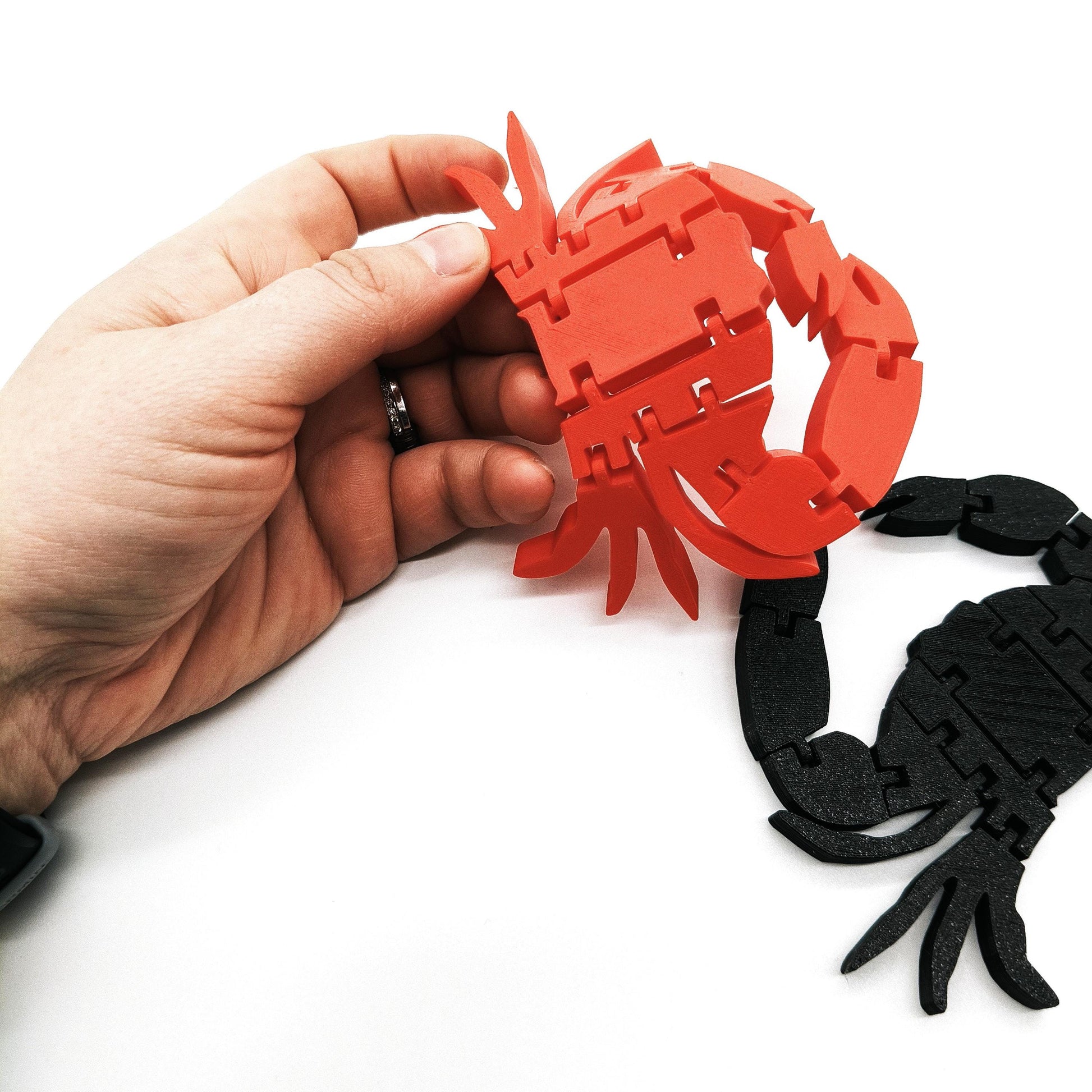 Articulated Crab – Flexible Fidget Crab, Moving Legs & Claws – Ocean Animal Gift, Desk Decor, Unique Sensory Toy for Adults