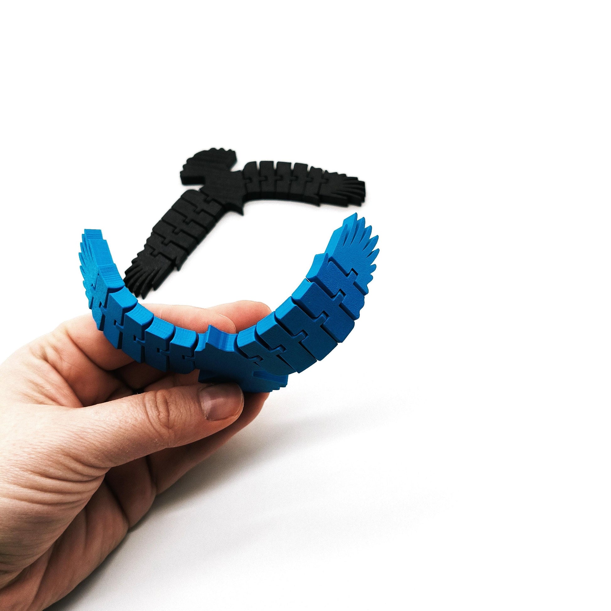 Articulated Eagle - Flexible Fidget Bird - Moving Wings - Unique Gift for Bird Lovers, Nature Enthusiasts, – Unique Gift & Desk Decoration