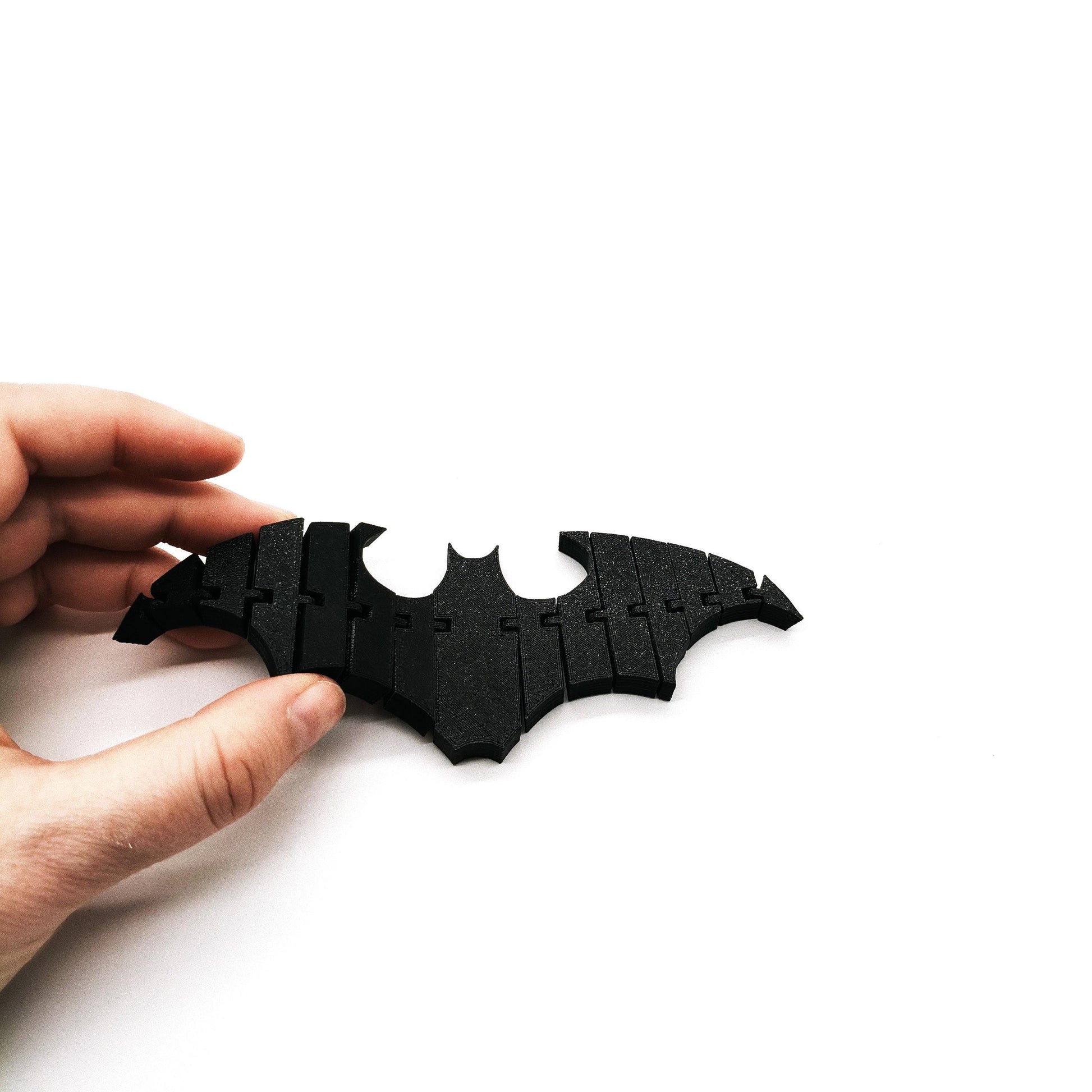 Articulated Bat Fidget Toy – Flexible Bat Figure – Halloween Decor, Desk Toy, Stress Relief Gift, Gothic Home Decor