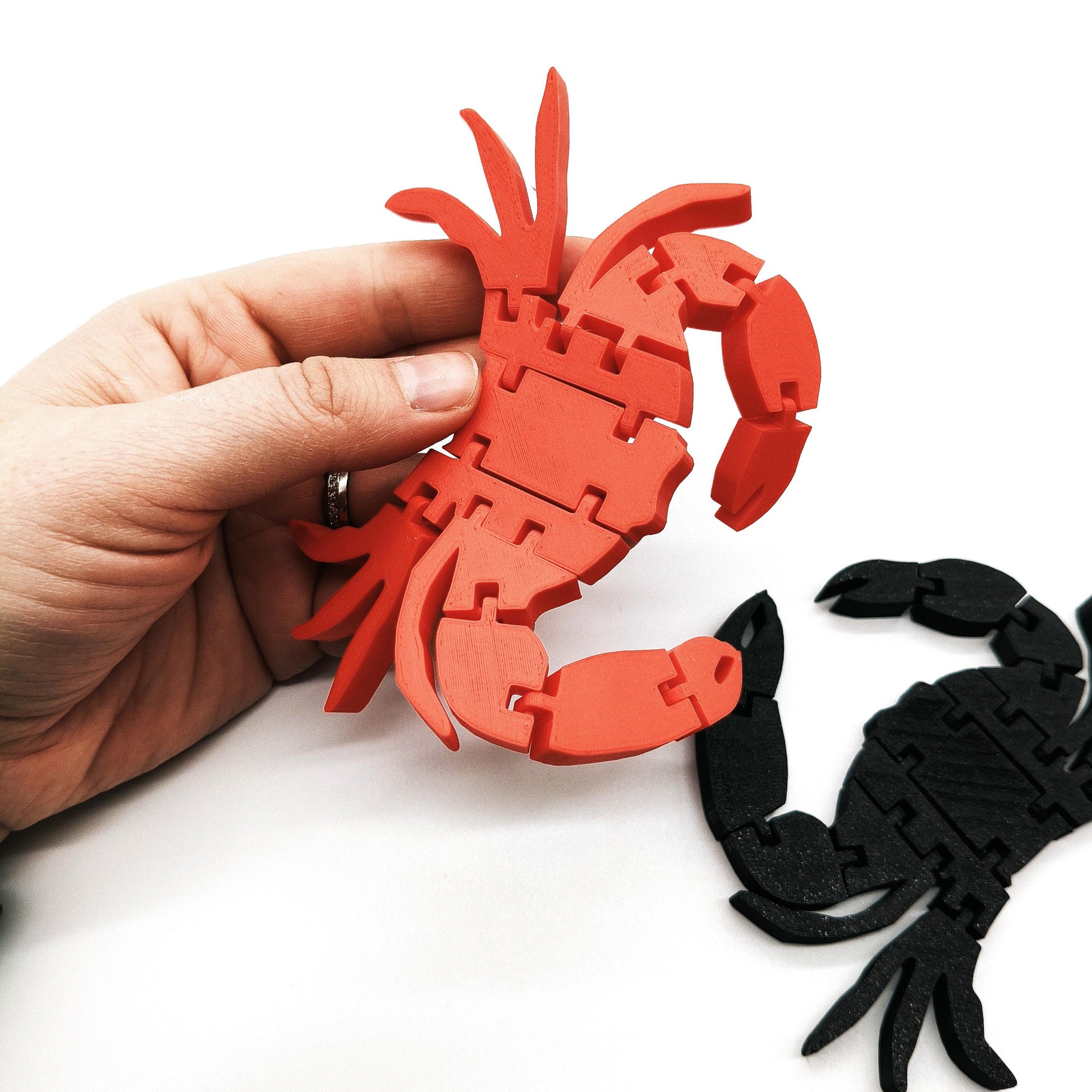 Articulated Crab – Flexible Fidget Crab, Moving Legs & Claws – Ocean Animal Gift, Desk Decor, Unique Sensory Toy for Adults
