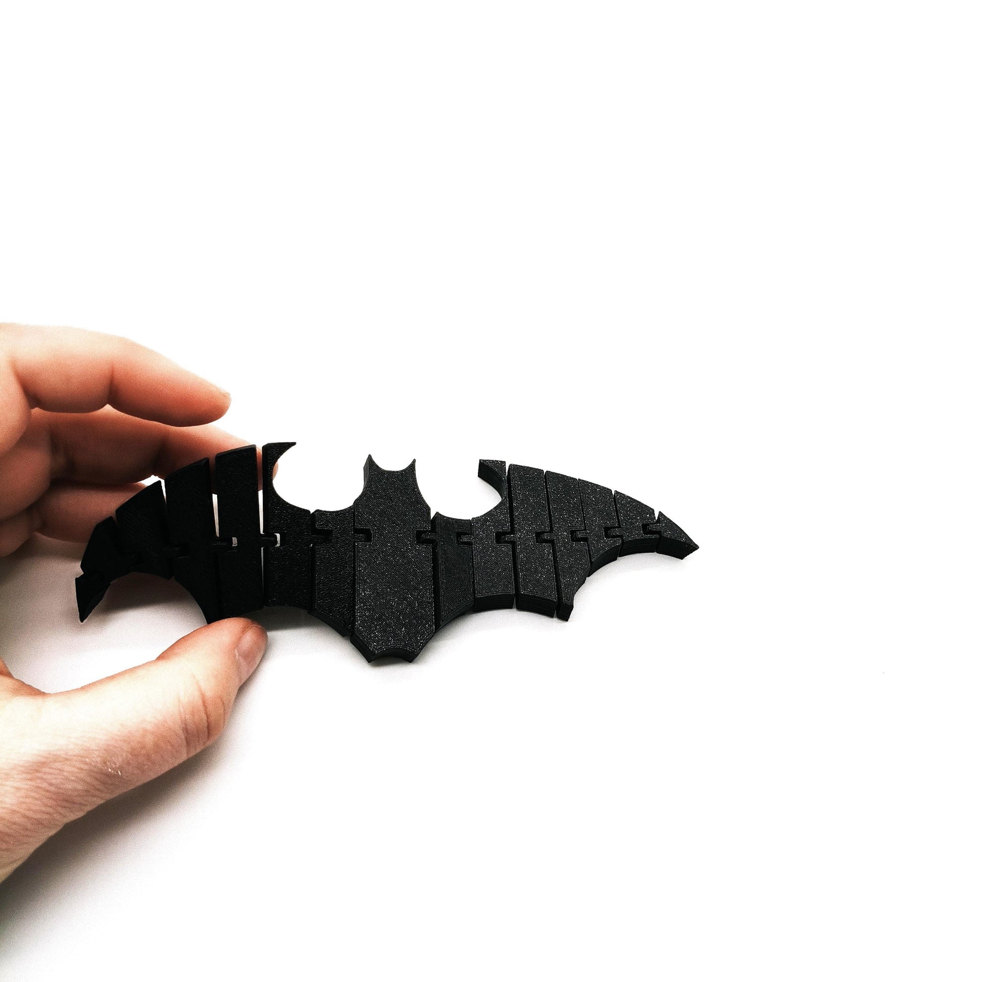 Articulated Bat Fidget Toy – Flexible Bat Figure – Halloween Decor, Desk Toy, Stress Relief Gift, Gothic Home Decor