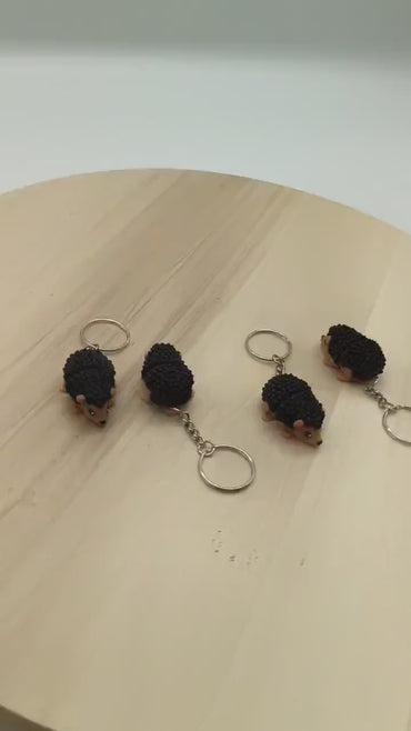 Adorable Hedgehog Keychain – Articulated and Flexible Animal Design, Cute Personalized Gift for Animal Lovers, Perfect for Backpacks or Keys