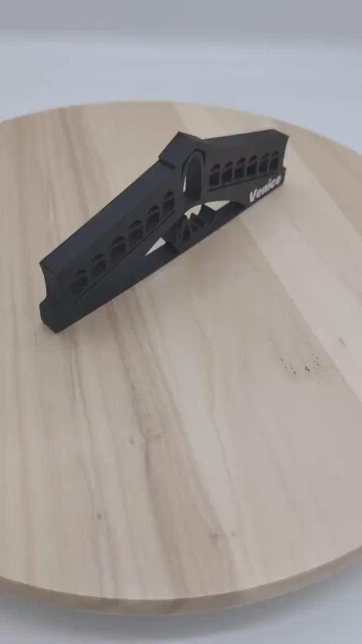 Elegant Venice Decoration – Italy Souvenir with Bridge and Gondola Scene | Perfect Memory Gift from Venice