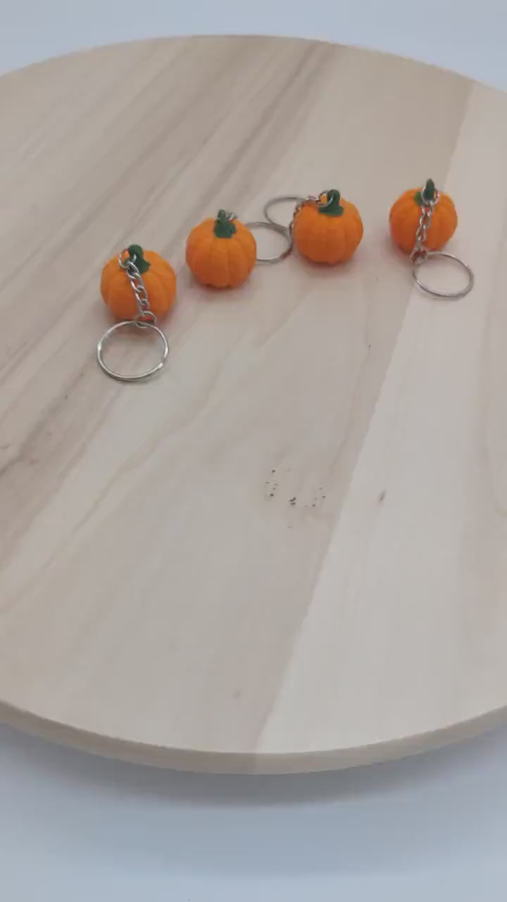 Weave Pumpkin Keychain, Autumn Charm, Cute Fall Accessory, Perfect Seasonal Gift, Halloween Thanksgiving gift, wedding favour